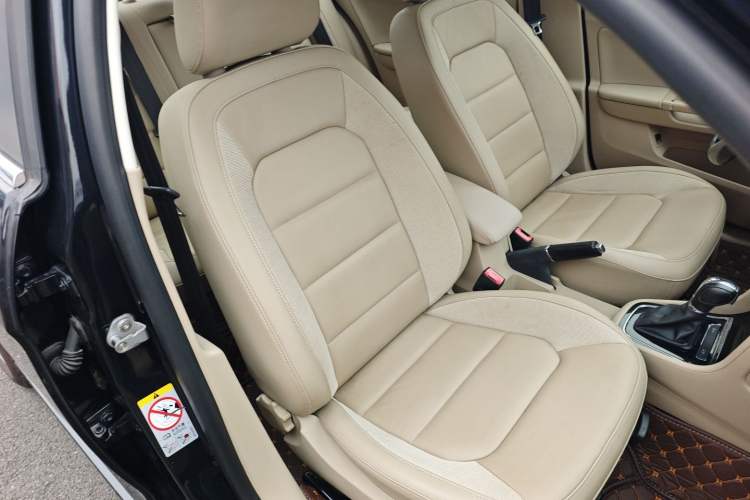 Used Volkswagen Bora 2015 Value Edition 1.6L Automatic Comfort Version
