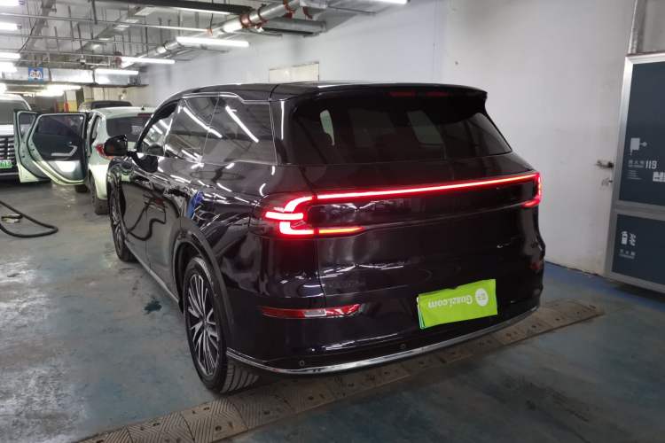 Used  Q07 2025 215 Flagship PLUS
