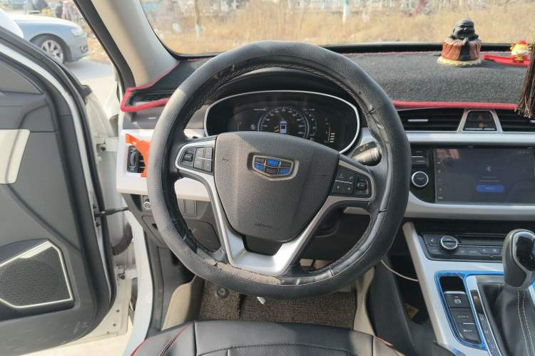 Used Geely Auto Emgrand X7 Sport 2018 1.8TD Automatic Two-Wheel Drive Smart Connect 4G Internet Edition
