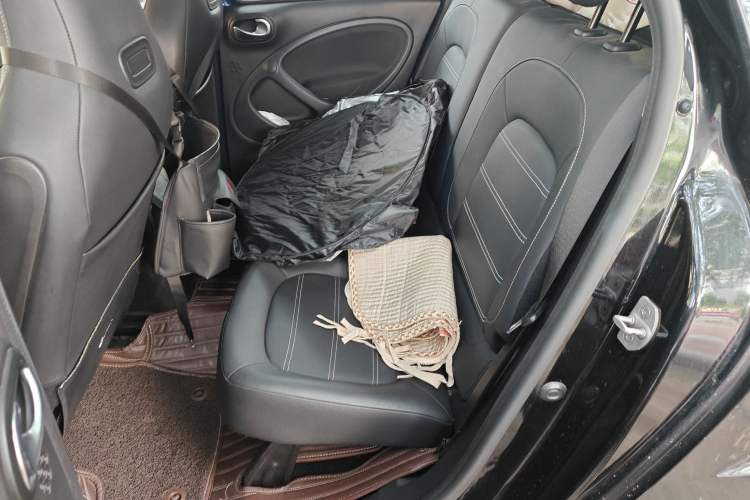 Used  forfour 2016 0.9T 66 kW Pioneer Edition