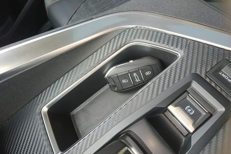 Used Peugeot 5008 2017 380THP 7-Seater Elite Edition