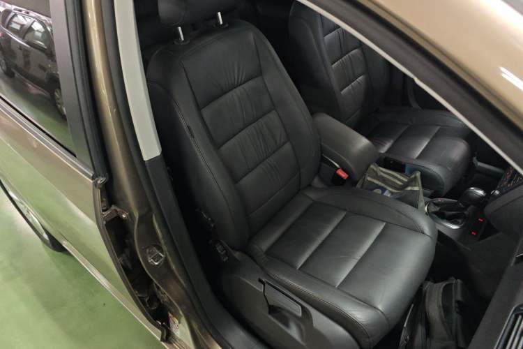 Used Volkswagen Touran 2015 1.4T DSG Comfort Edition 5 Seats
