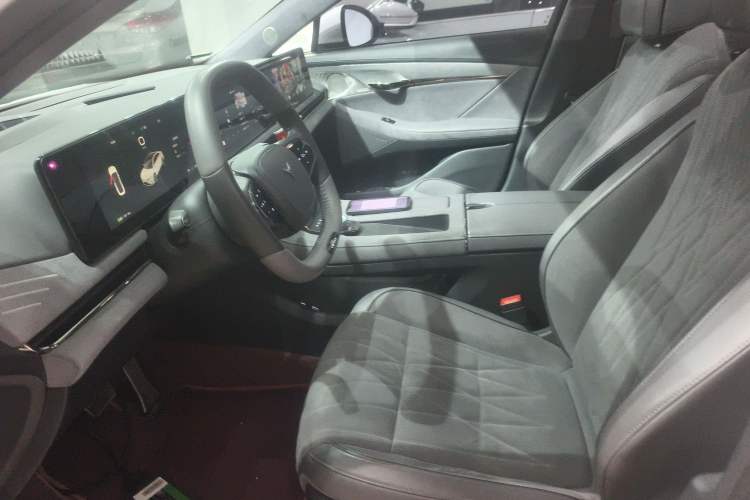 Used VOYAH PASSION 2023 Four-Wheel Drive Flagship Edition
