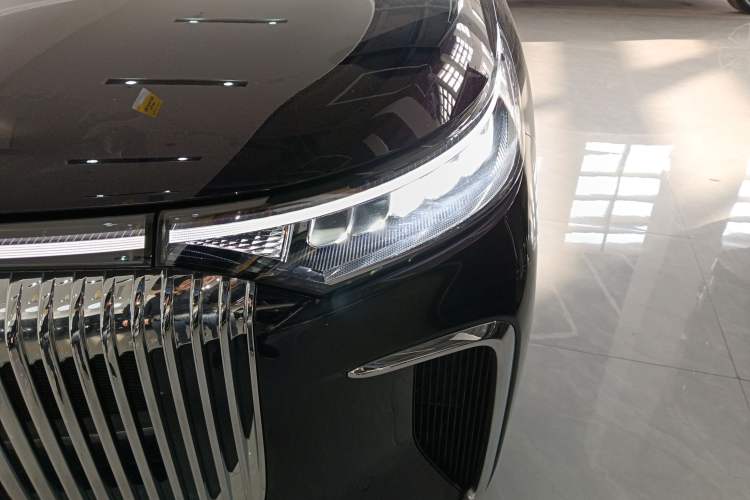 Used VOYAH Dream 2025 PHEV Four-Wheel-Drive Flagship Kunpeng Edition
