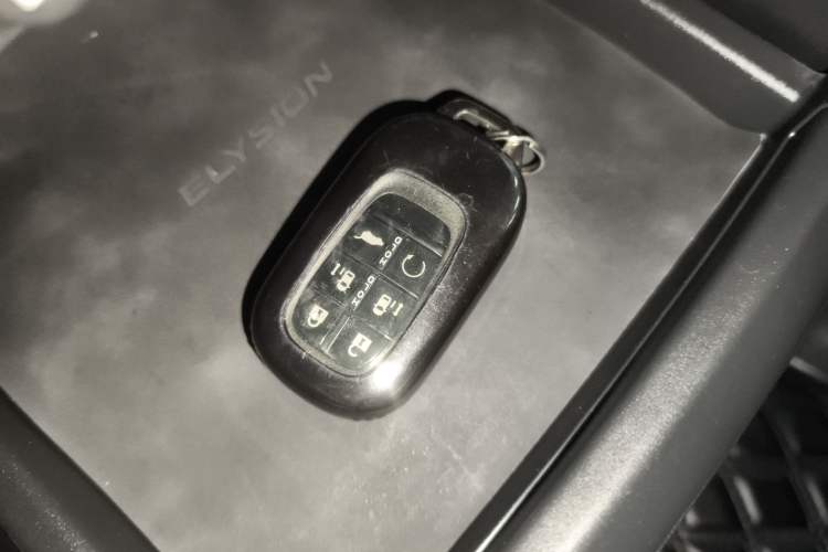 Used Honda Elysion 2024 2.0L eHEV Luxury Edition
