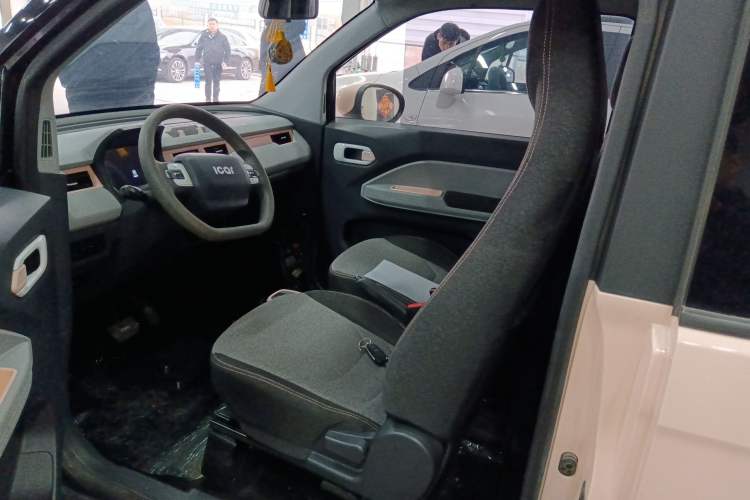 Used Chery QQ Ice Cream 2022 170km Sundae Phosphate Lithium-Ion
