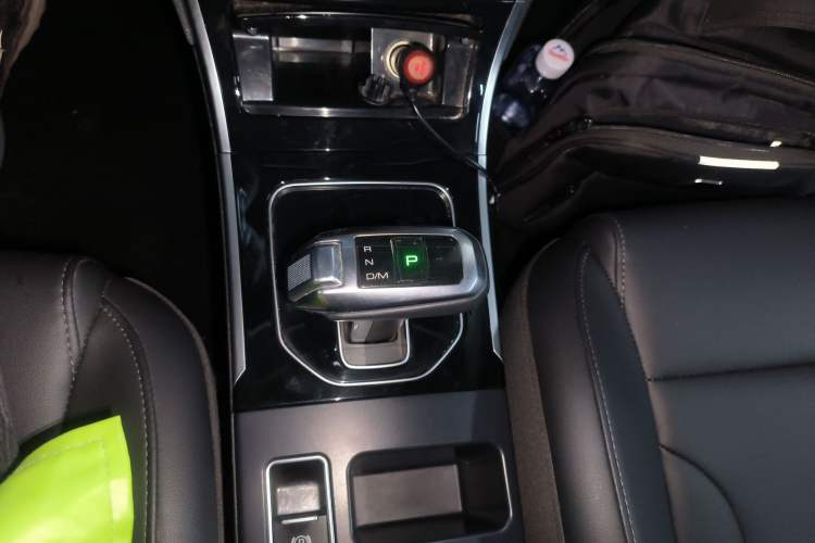 Used Haval H2 2018 Chuanxiang Edition Red Badge 1.5T Dual-Clutch Two-Wheel Drive Fashionable Model
