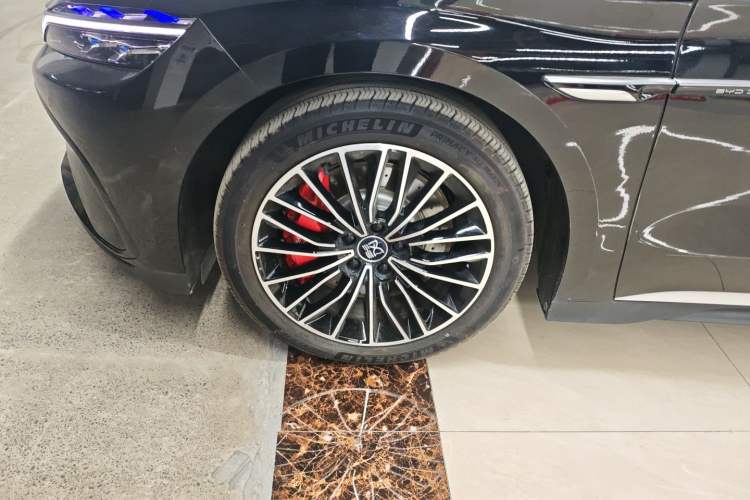 Used BYD Han 2025 EV with 701 km of Laser Radar-Enabled Intelligent Driving