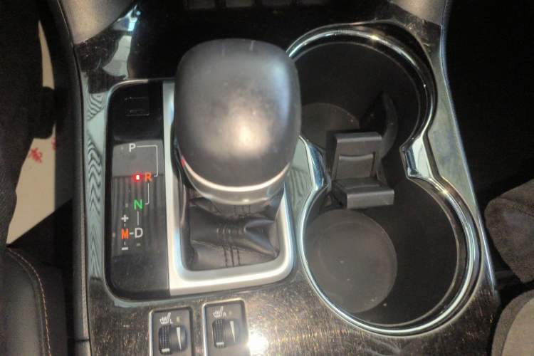 Used Toyota Highlander 2018 2.0T Four-Wheel Drive Luxury Edition 7 Seats China V Emission Standard
