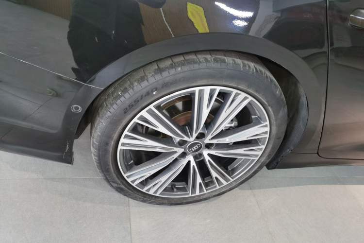 TDK.VehicleDetails.img