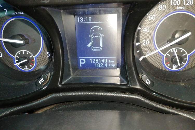 Used JMC Yusheng S350 2016 2.4T Automatic 2WD Diesel Luxury 5-Seater
