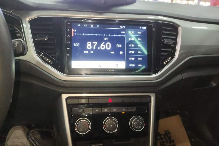 Used Volkswagen T-ROC 2018 280TSI DSG Two-Wheel Drive Advanced Version China V Emission Standard