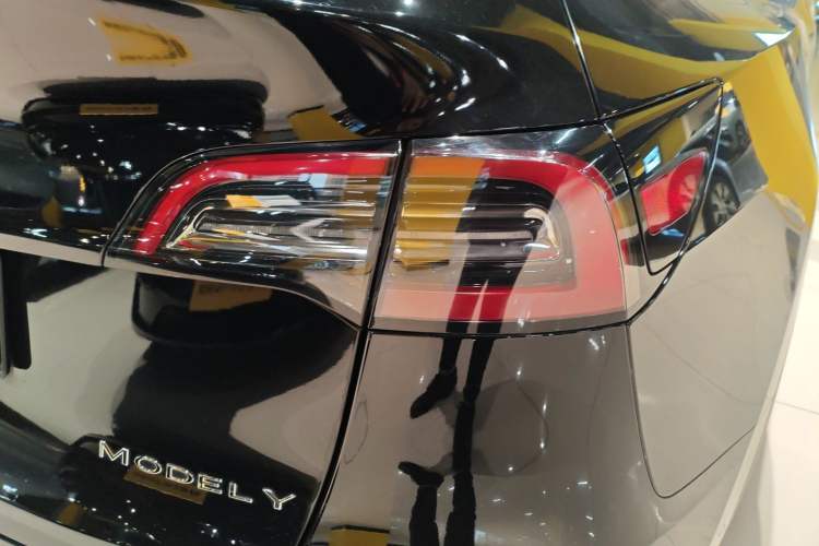 Used Tesla Model Y 2023 Rear-Wheel-Drive Version
