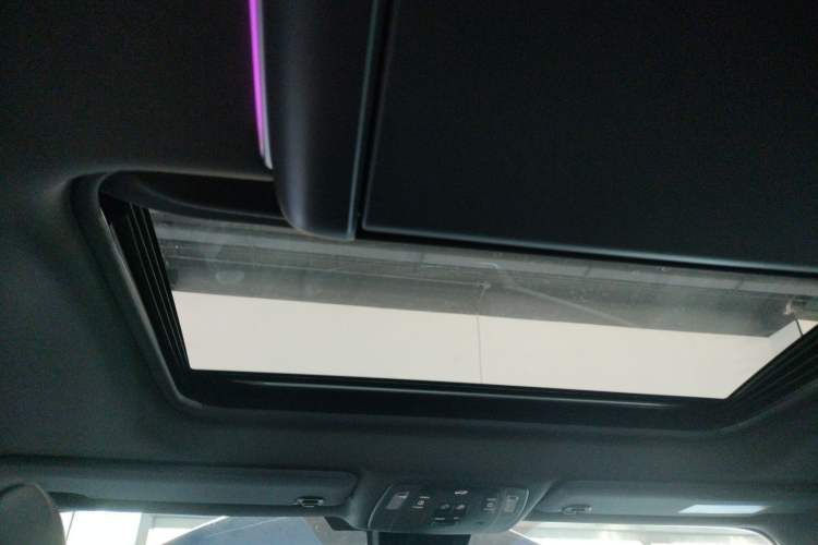 Used Toyota Granvia 2024 2.5L Hybrid Prestige PLUS Four-Wheel Drive Version