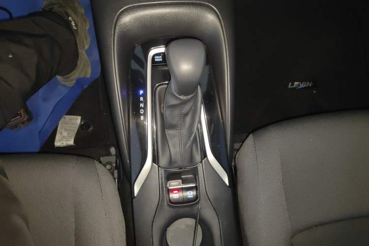 Used Toyota Levin 2019 Dual-Engine 1.8H E-CVT Luxury Edition China VI Standard
