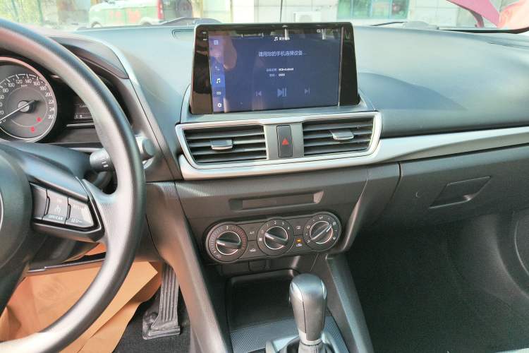 Used Mazda Mazda 3 Axela 2017 Hatchback 1.5L Automatic Comfort Model Emission Standard China V