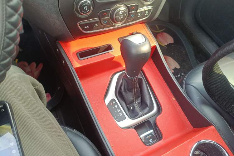 Used Jeep Cherokee 2016 2.4L Leading Edition
