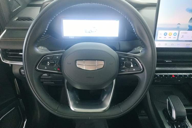 Used Geely Auto Haoyue L 2025 2.0T DCT Luxury Edition
