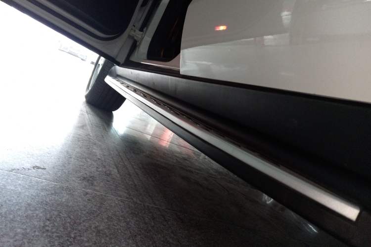 Used Mercedes-Benz M-Class 2014 ML 320 4MATIC
