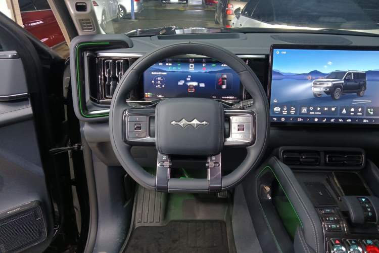 Used  Leopard 5 2023 Navigator Edition
