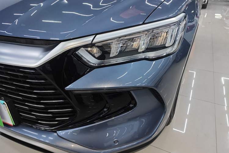 Used BYD Song Pro New Energy 2024 HONOR Edition DM-i 71KM Navigation Model
