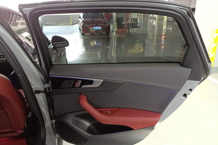 Used Audi A4L 2025 2 Million Units Enjoyment Version 40 TFSI Luxury Dynamic Edition
