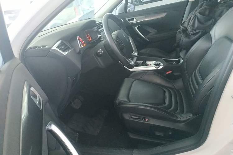 Used  6 2016 1.6T Luxury Edition THP160
