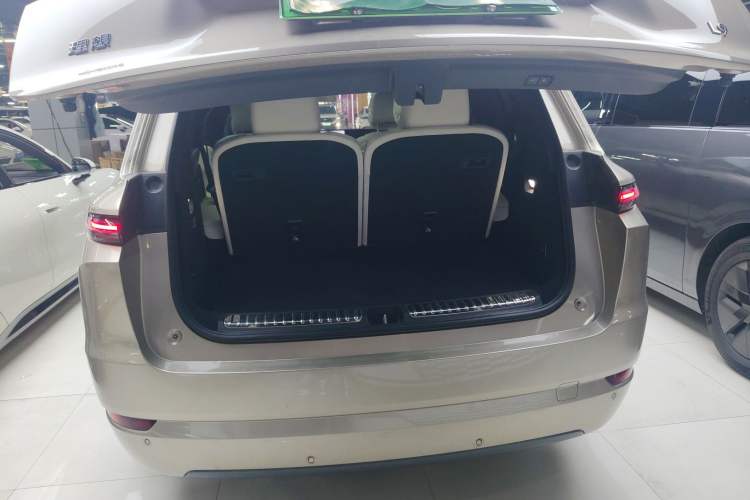 Used Li Auto L9 2022 Max model