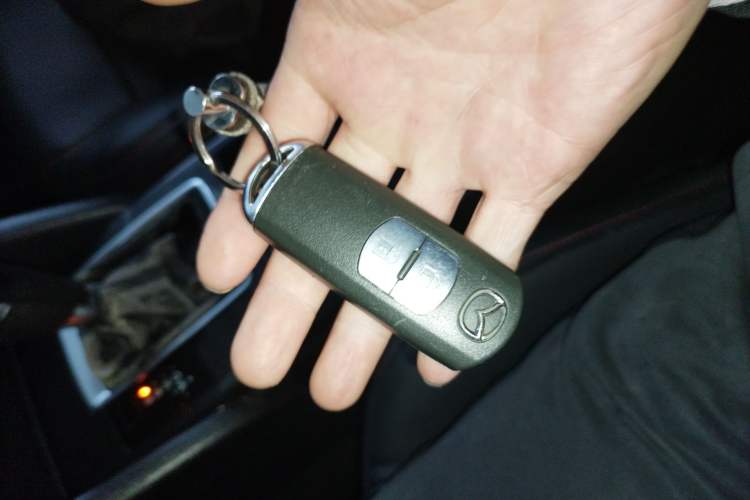 Used Mazda CX-5 2015 2.0L Automatic Two-Wheel Drive Urban Version
