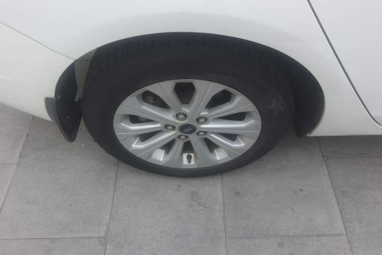 Used Ford Escort 2015 1.5L Automatic Fashion Model
