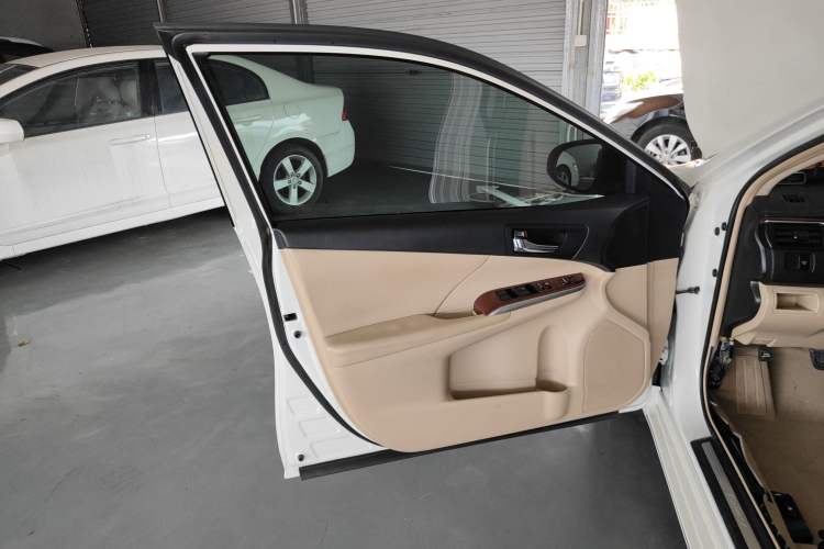 Used Toyota Camry 2012 2.5G Luxury Edition
