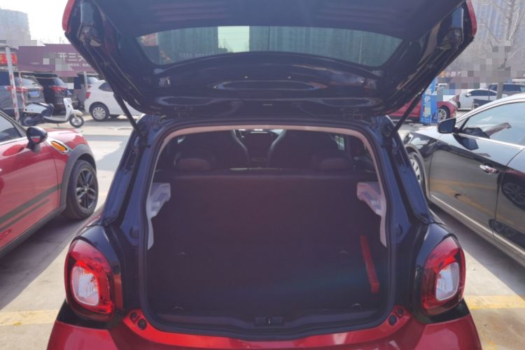 Used  forfour 2018 1.0L 52 kW Dynamic Edition
