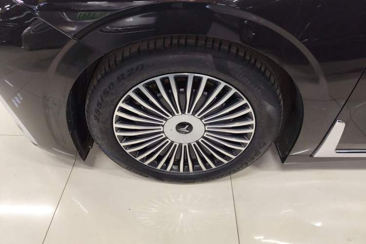 Used VOYAH Dream 2025 PHEV Four-Wheel-Drive Flagship Kunpeng Edition
