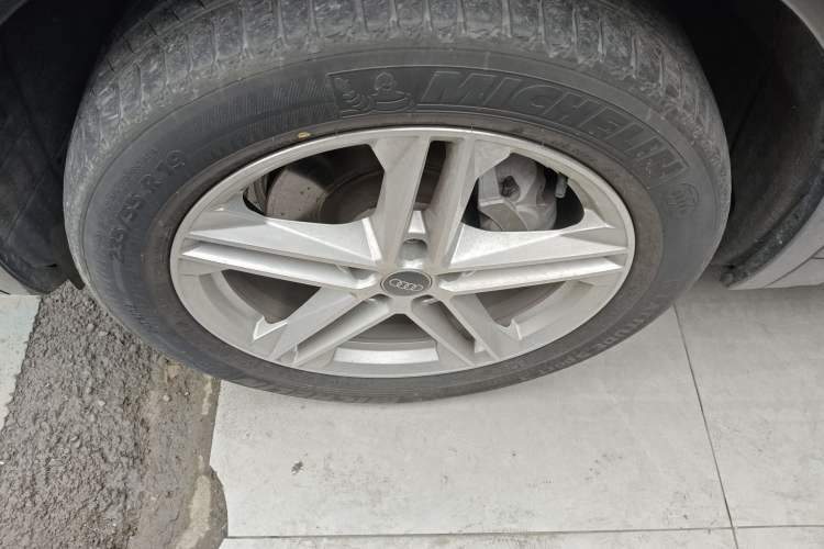 Used Audi Q5L 2022 40T Fashionable and Elegant Model