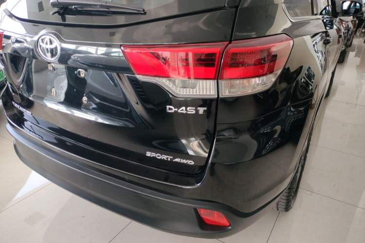 Used Toyota Highlander 2018 2.0T Four-Wheel Drive Prestige Version 7 Seats China VI Standard
