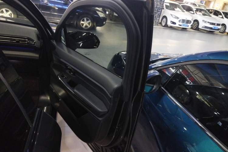 Used Nio ES8 2020 450 km Range 6-Seater Version
