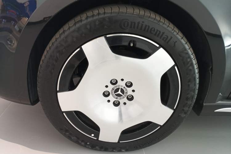 Used Mercedes-Benz V-Class 2024 V 300 L Long Wheelbase Luxury Edition
