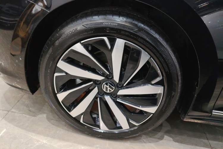 Used Volkswagen Passat 2025 Premium Version 380TSI Dragon Edition
