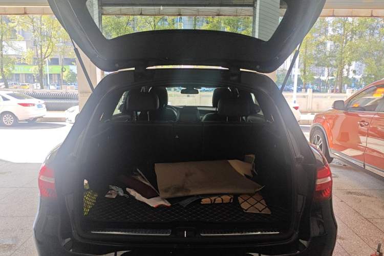 Used Mercedes-Benz GLC 2019 GLC 260 L 4MATIC Dynamic Model
