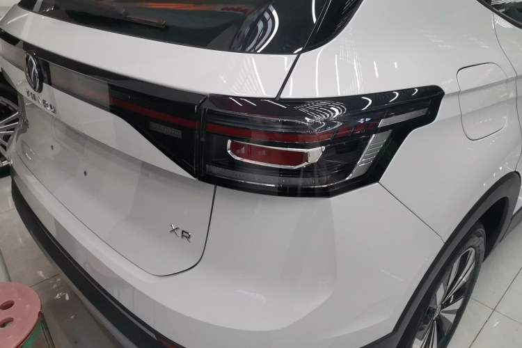 Used Volkswagen Tharu 
