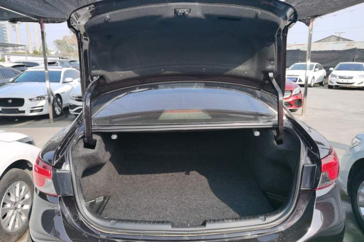 Used Mazda Atenza 2015 2.5L Blue Sky Prestige Edition
