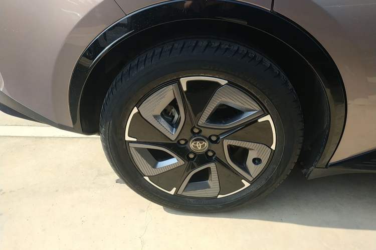 Used Toyota bZ3 2023 616 km Long-Range Premium