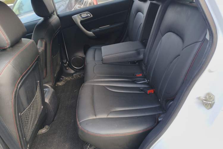 Used Haval H6 2016 Upgraded Model 1.5T Manual Two-Wheel Drive Elite Version
