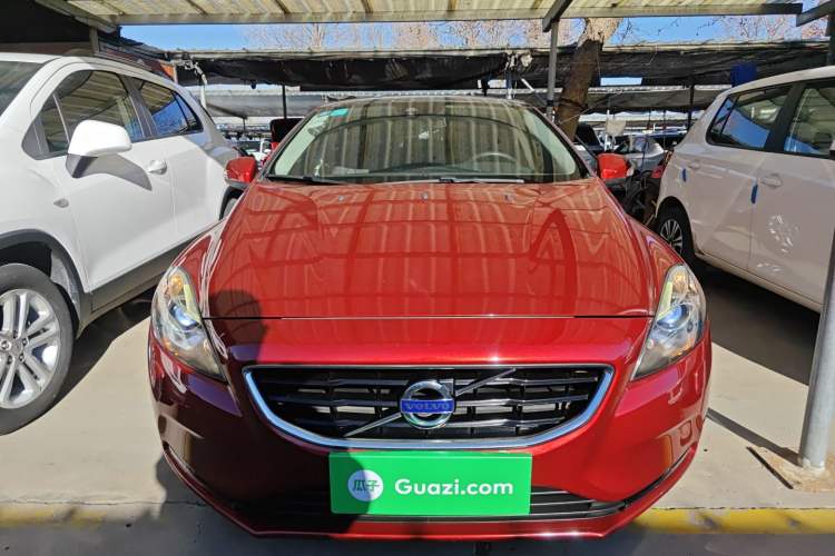 Used Volvo V40 2015 1.6T Zhiyi Edition