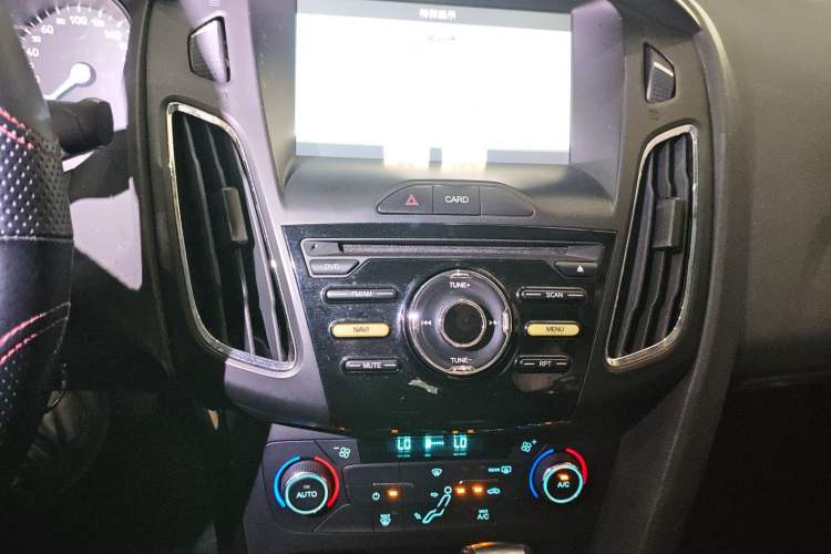 Used Ford Focus 2017 Sedan 1.6L Automatic Fashion Edition Smart Drive Version