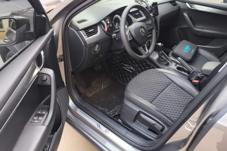 Used Skoda Octavia 2019 TSI280 DSG Luxury Edition Station Wagon China VI Standard