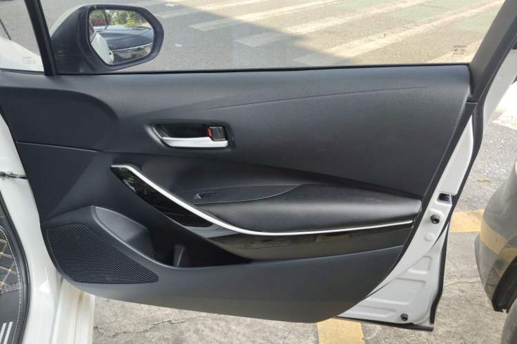 Used Toyota Corolla 2021 Dual-Motor 1.8L E-CVT Elite Edition
