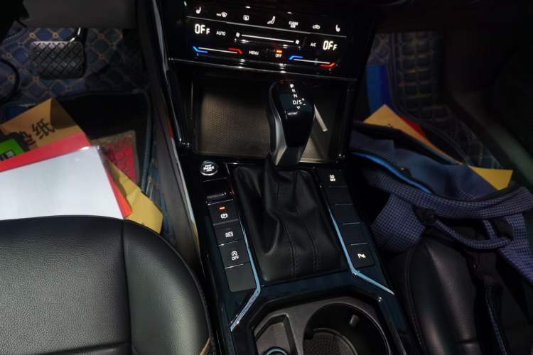 Used Volkswagen Passat 2020 Facelift 330TSI Elite Edition China VI Standard
