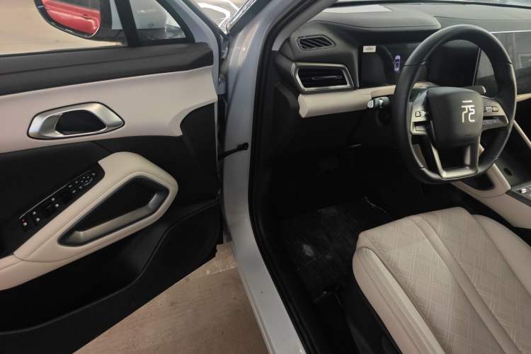 Used BYD Yuan UP 2025 Intelligent Driving Version 401 KM Dynamic Edition