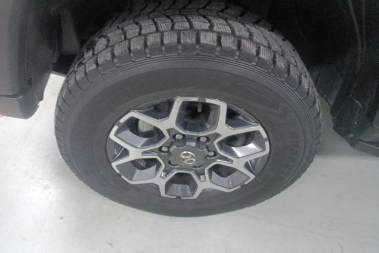 Used  BJ40 2018 PLUS 2.3T Automatic Four-Wheel Drive Flagship Version China V Emission Standard
